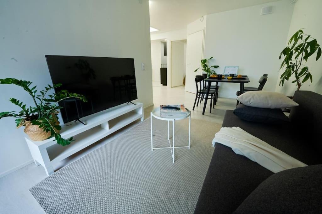 3H,K,P - Keskellae Tamperetta Kaunis Parvekkeellinen Uusittu Kolmio Apartment Luaran gambar